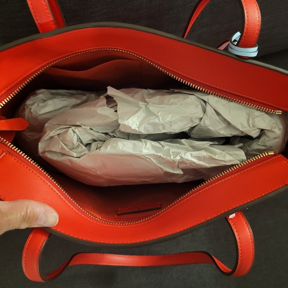 Kate Spade Marlee Red Tote with blue Crab bag charm NWT - Picture 2 of 11